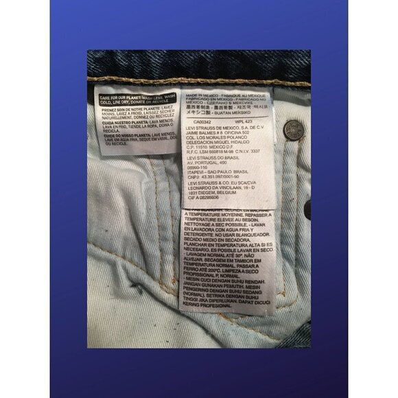 Levi Strauss & Co. 514 Straight Fit Distressed Jeans, 30 x 32, Blue, EUC - Picture 4 of 9